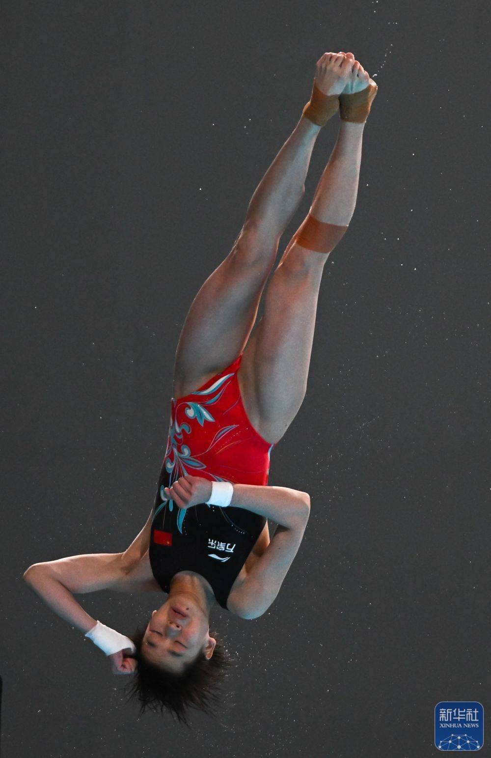 aoa体育教练-女子跳水项目，中国选手夺得冠军(女子跳水项目,中国选手夺得冠军了吗)