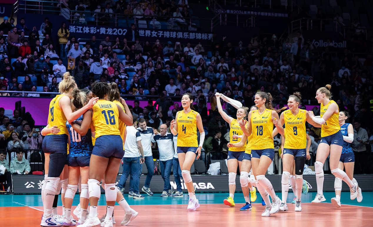 aoa体育新闻-瑞典女排队大胜德国，晋级四强(瑞典女排队大胜德国,晋级四强视频)