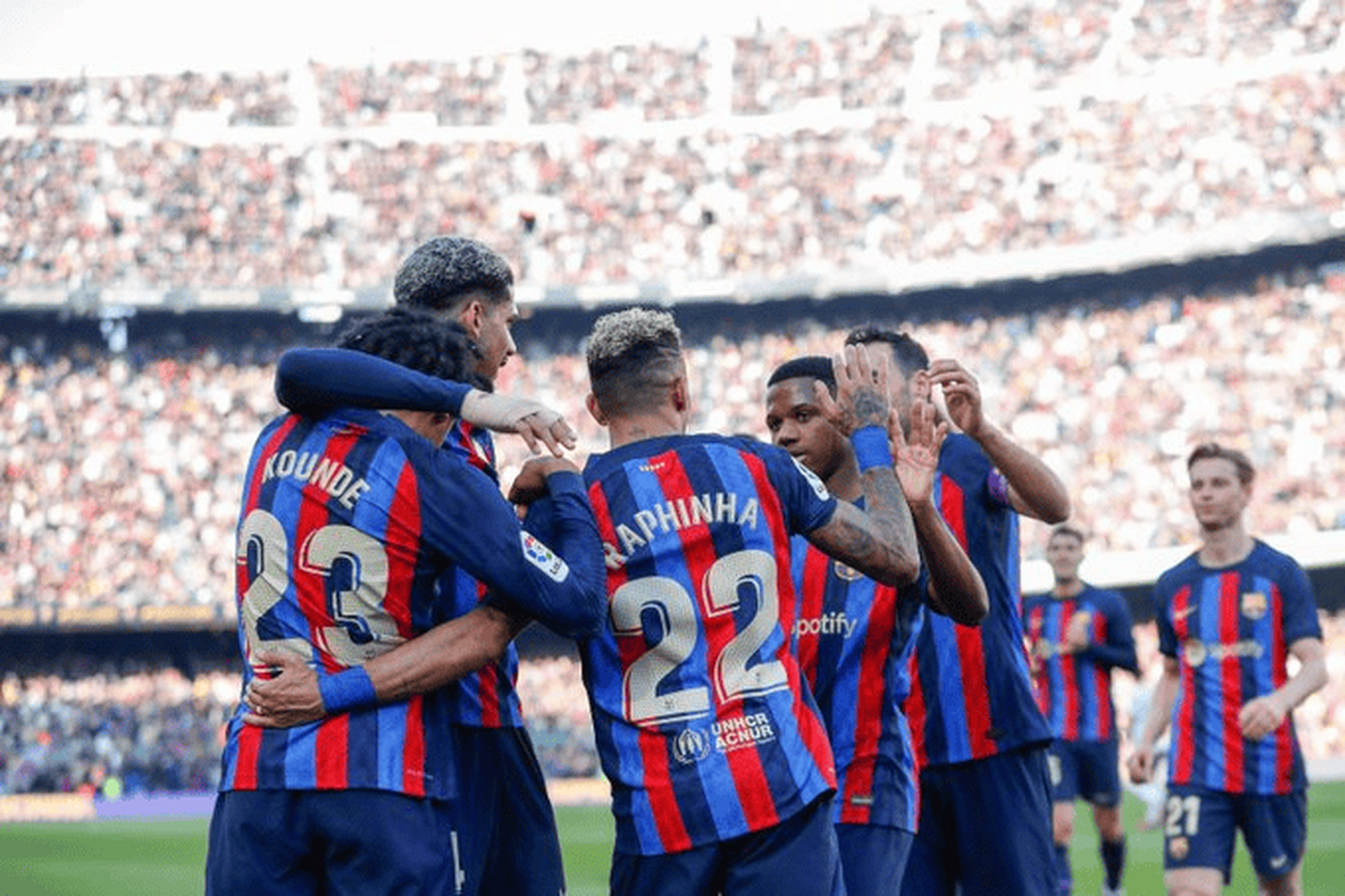 aoa体育馆-华伦西亚主场击败对手，排名上升(华伦西亚主场击败对手,排名上升了多少)