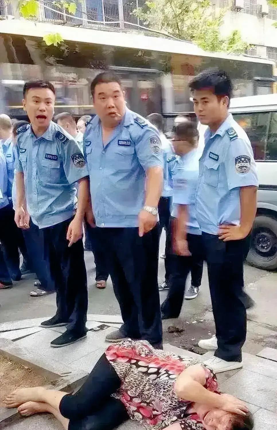 aoa体育官网-队员在比赛中被暴力对待，事件引发关注