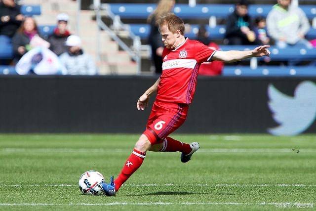 南安普顿连胜在望，稳步前进