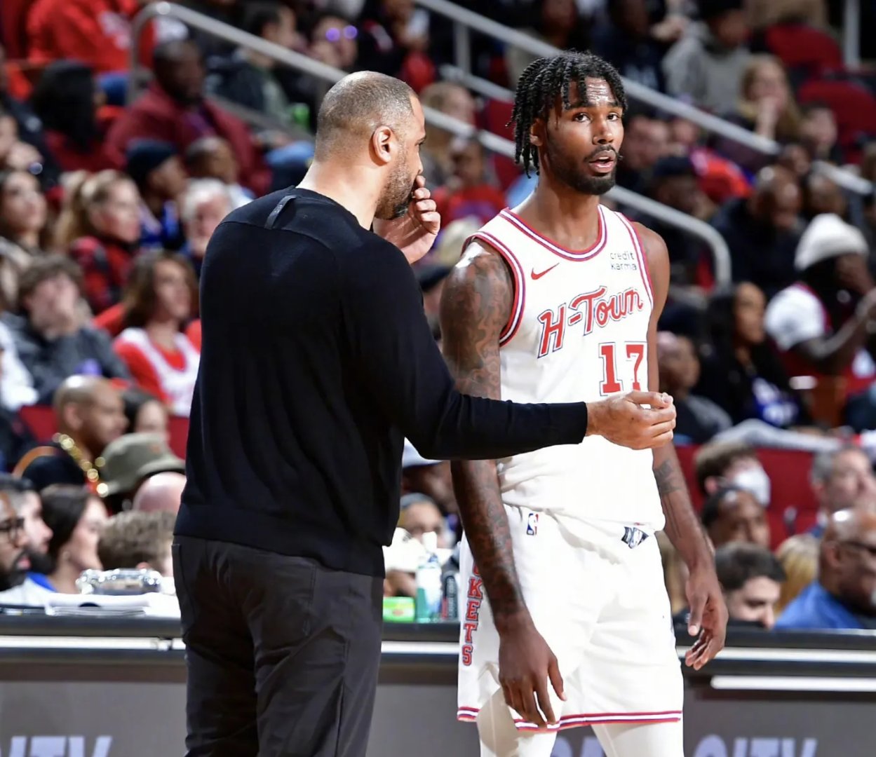 关于球队主帅寻求突破,调整阵容的信息 关于球队主帅寻求突破,调整阵容的信息