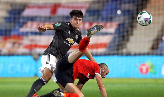 卢顿联遭遇客场溃败,球队战绩再度下滑 卢顿联遭遇客场溃败,球队战绩再度下滑