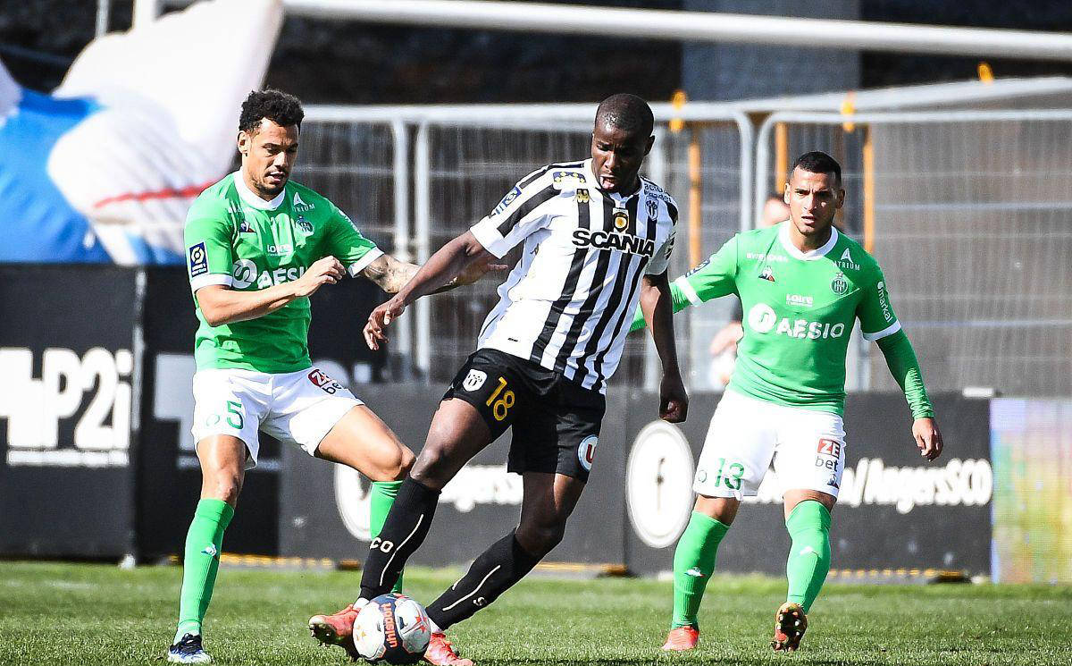 aoa体育馆-圣埃蒂安客场爆冷，遭遇失利的简单介绍