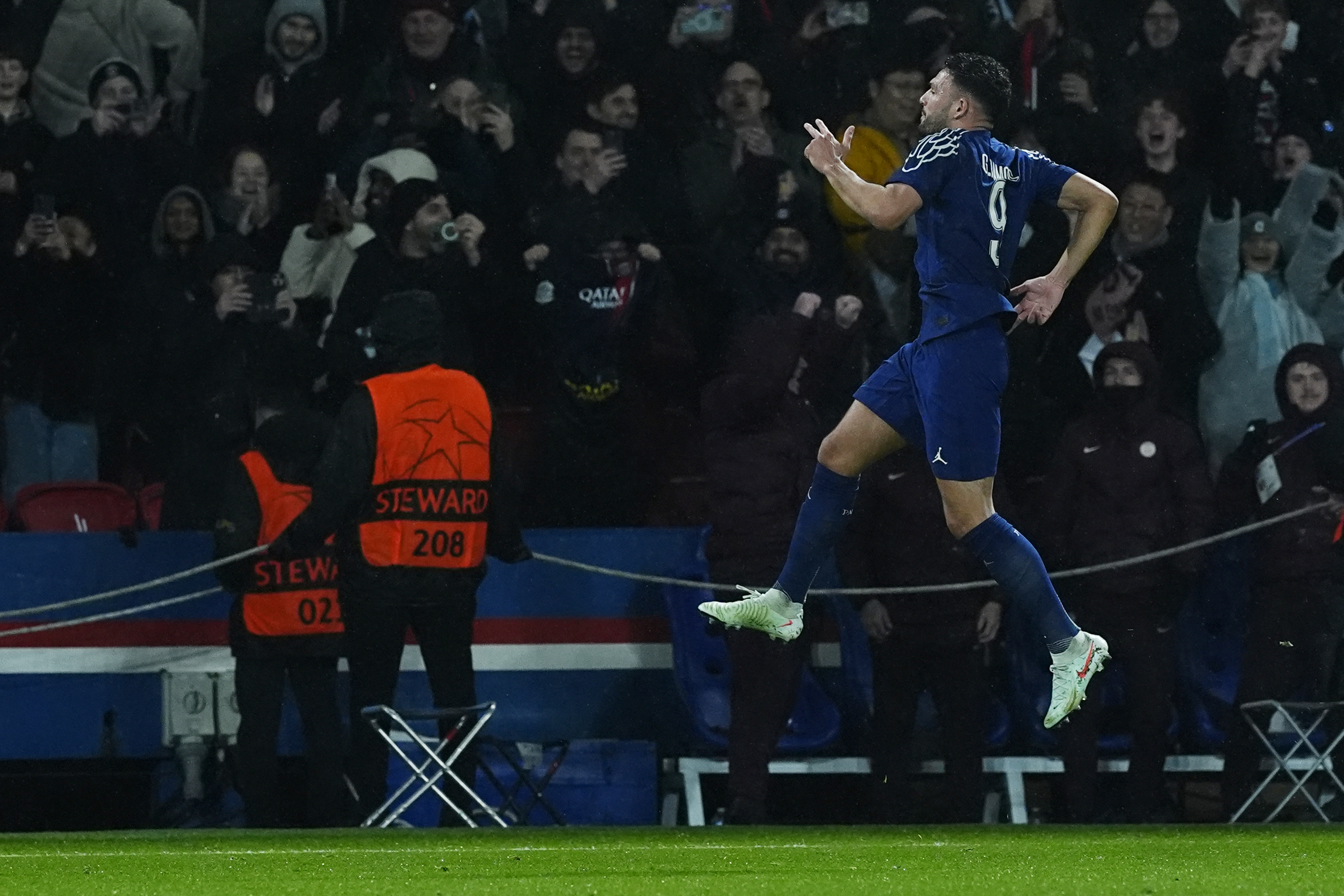 aoa体育官网-关于巴黎圣日耳曼球员速度飞快，备战欧冠夺冠必定的信息