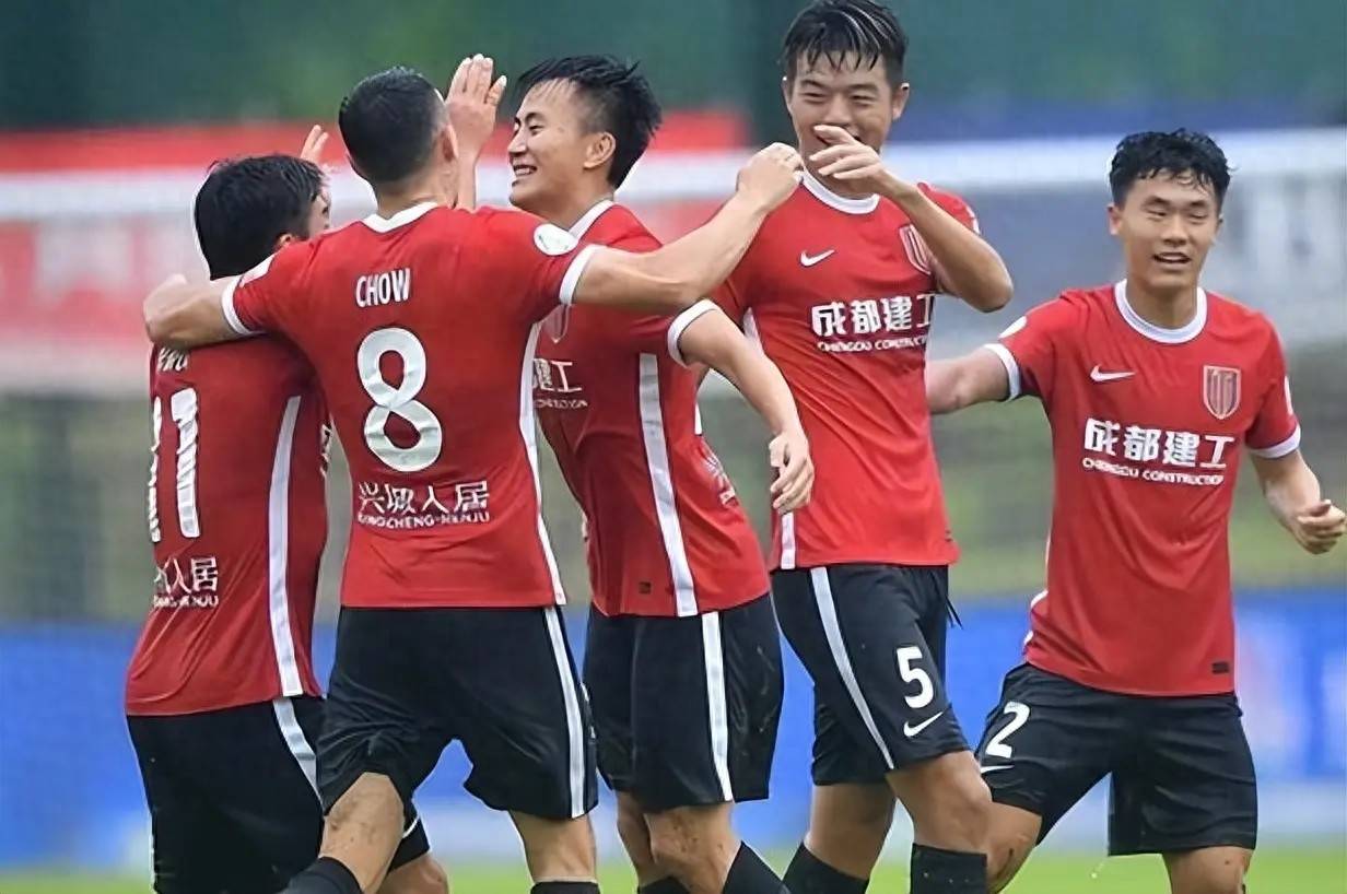 aoa体育活动-鲁能主场与鲁能苦战，最终握手言和