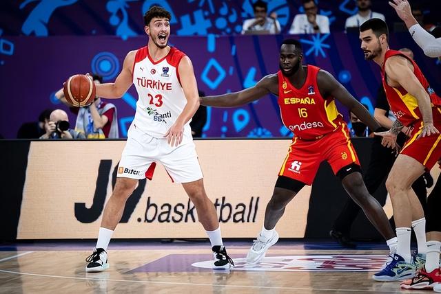 临沂险胜小组第二挺进欧锦赛半决赛 临沂险胜小组第二挺进欧锦赛半决赛