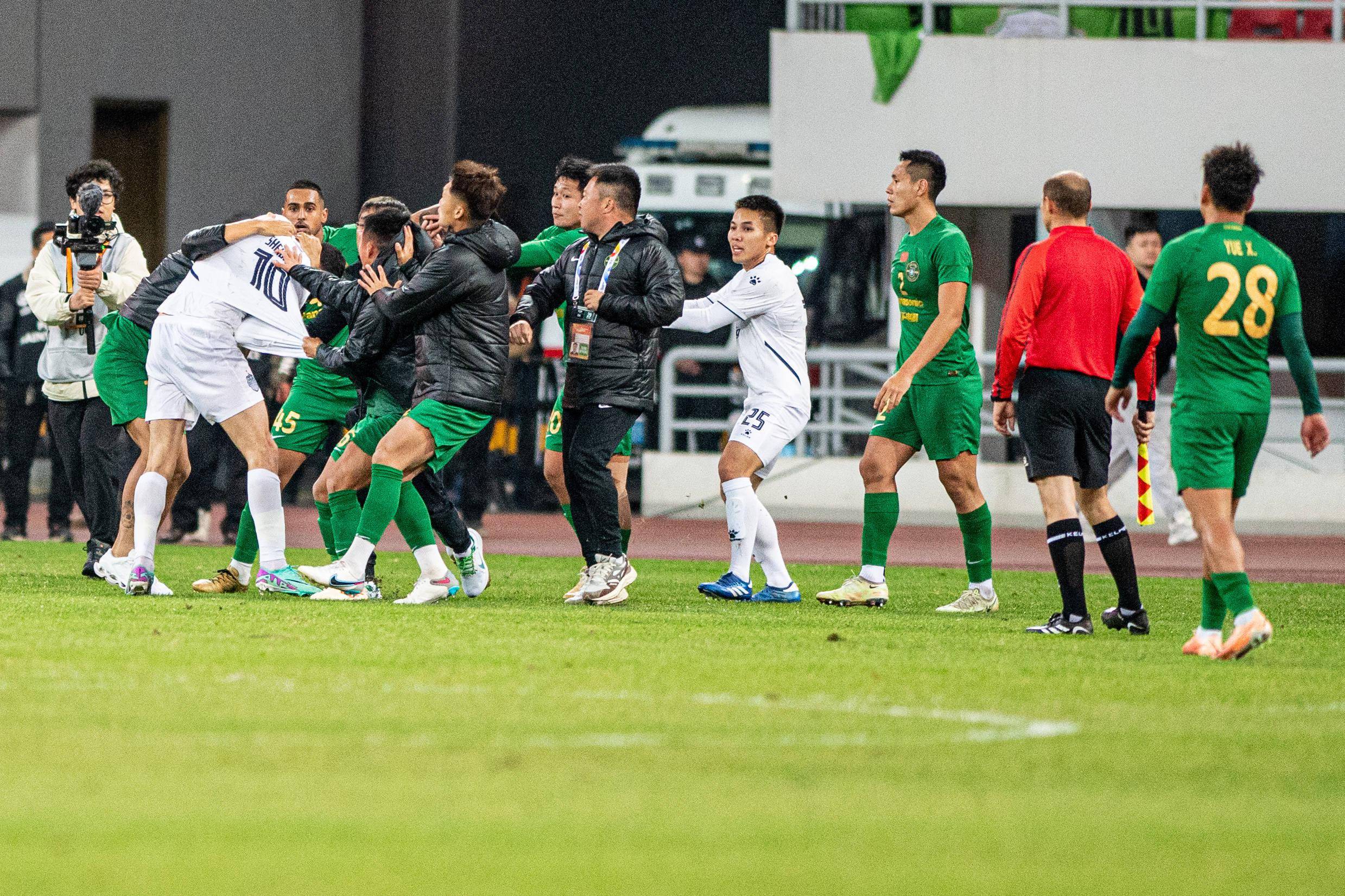 aoa体育新闻-亚冠赛程大揭秘，比赛密集进行