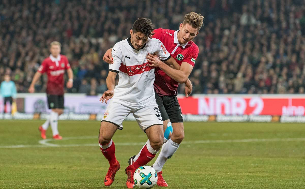 汉诺威队在激动人心的比赛中胜出 汉诺威队在激动人心的比赛中胜出