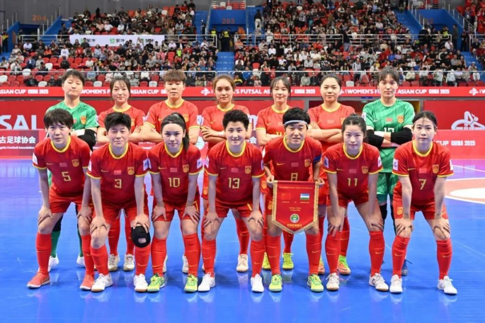 运动员在女子足球赛事中创造辉煌战绩 运动员在女子足球赛事中创造辉煌战绩