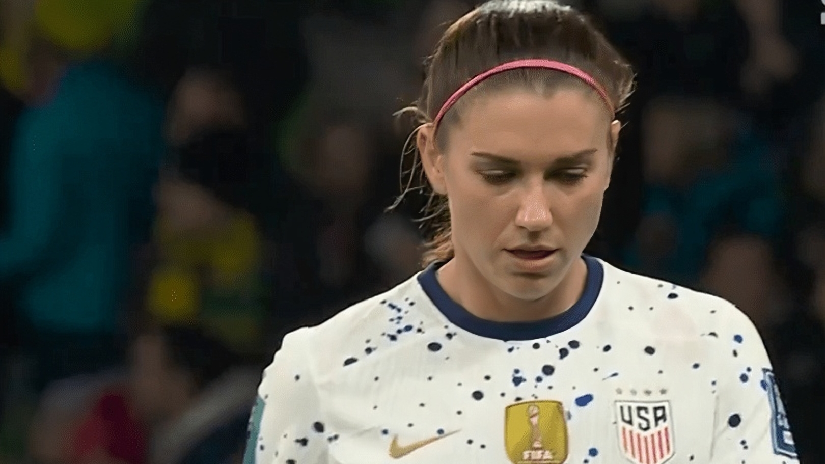 aoa体育娱乐-美国女足队员在国际赛事中攻入制胜球