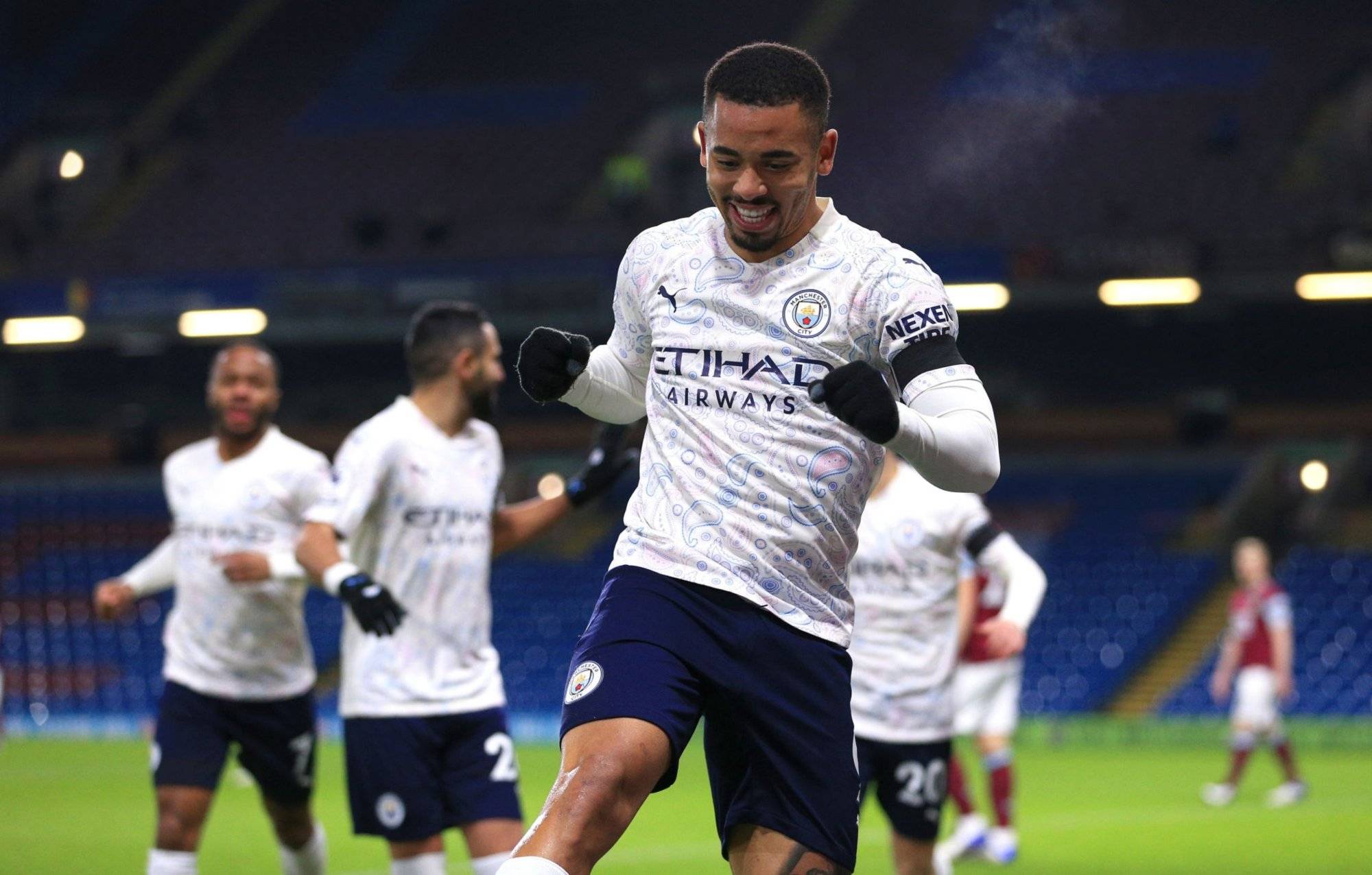 伯恩利客场告捷,实现大逆转的简单介绍 伯恩利客场告捷,实现大逆转的简单介绍