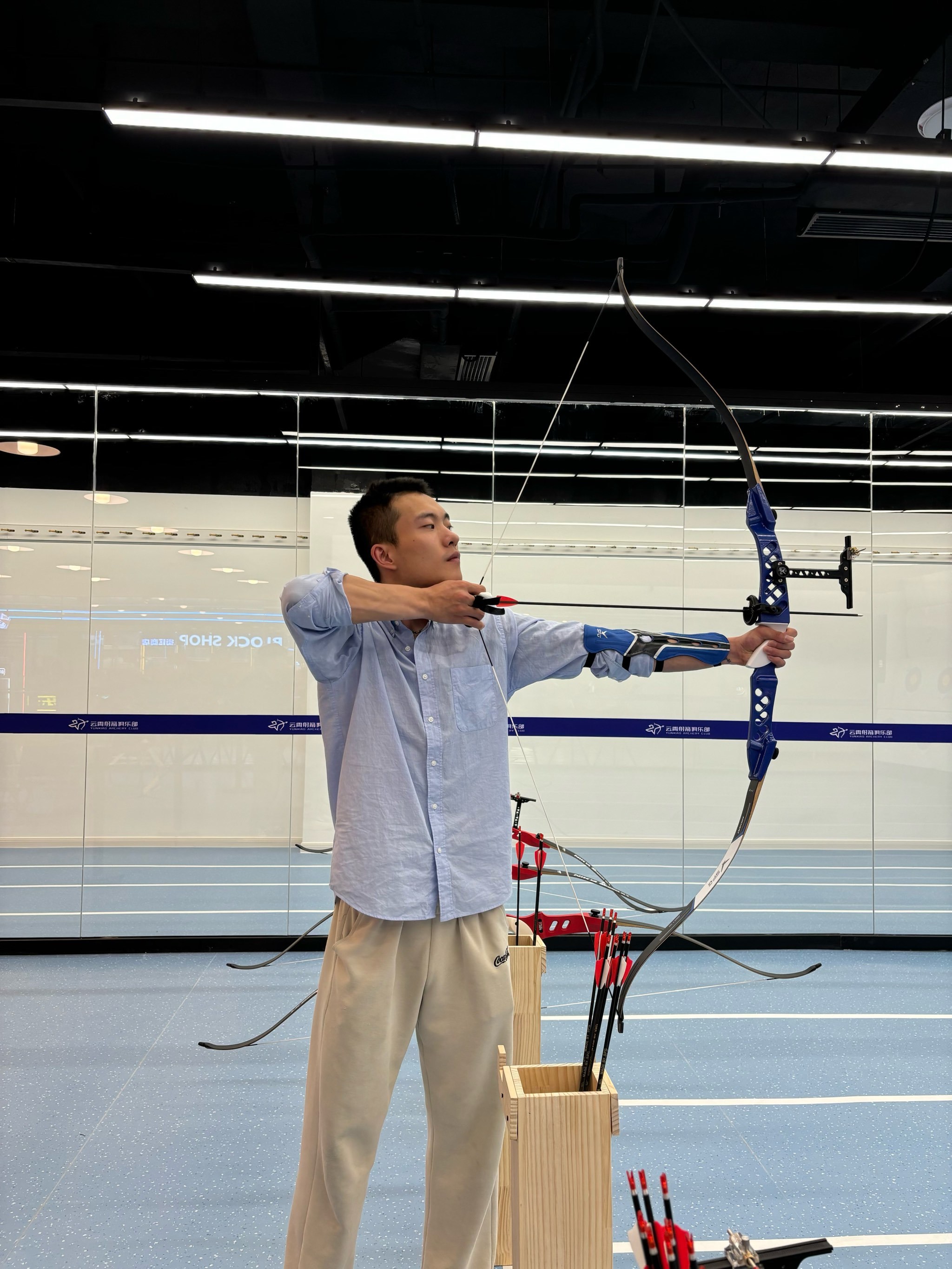 aoa体育娱乐-射箭选手箭无虚发，命中目标