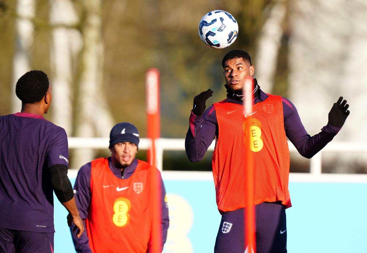 英格兰队备战,训练场上热火朝天 英格兰队备战,训练场上热火朝天