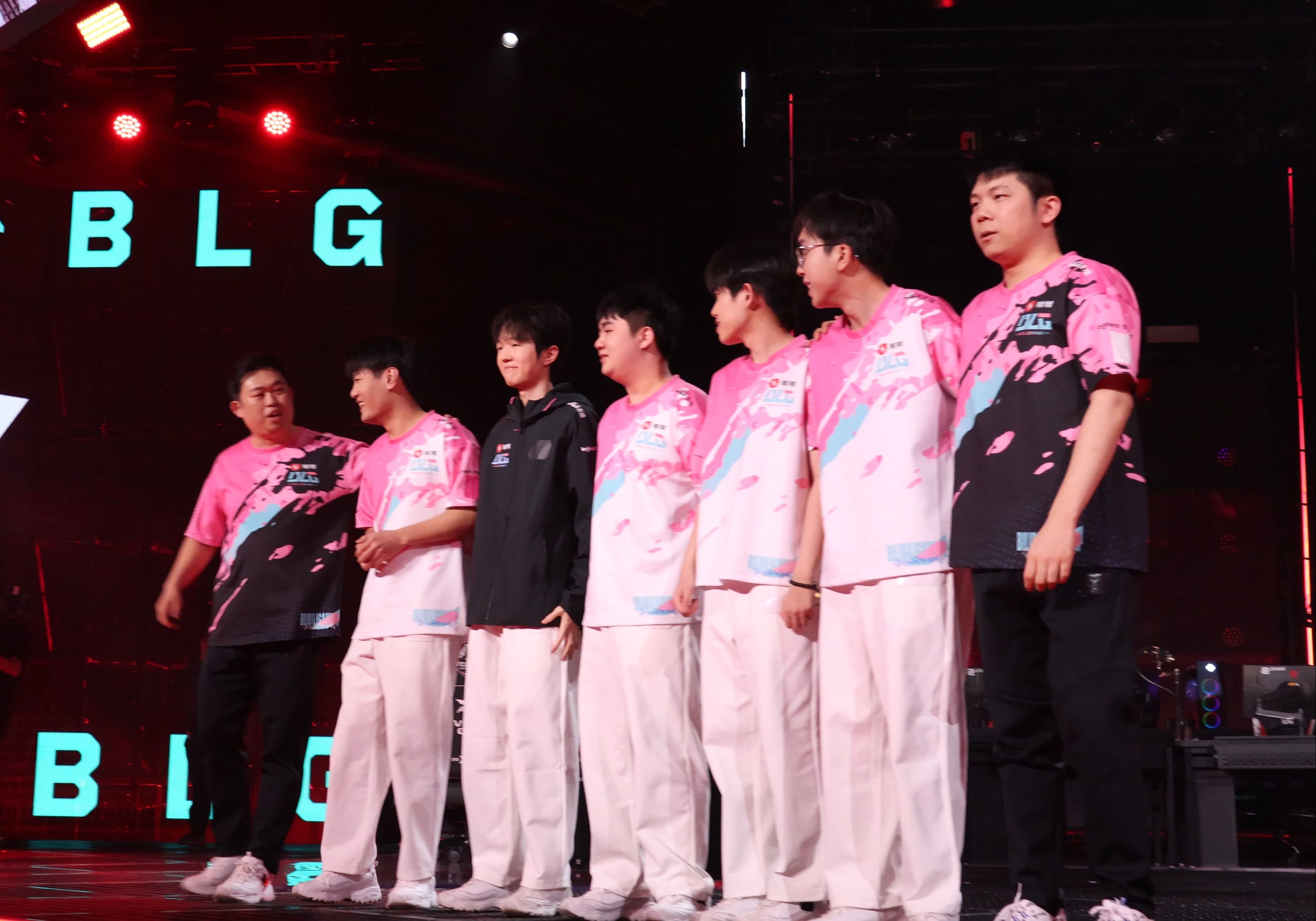 aoa体育馆-精彩瞬间重现，球队进入赛季高峰