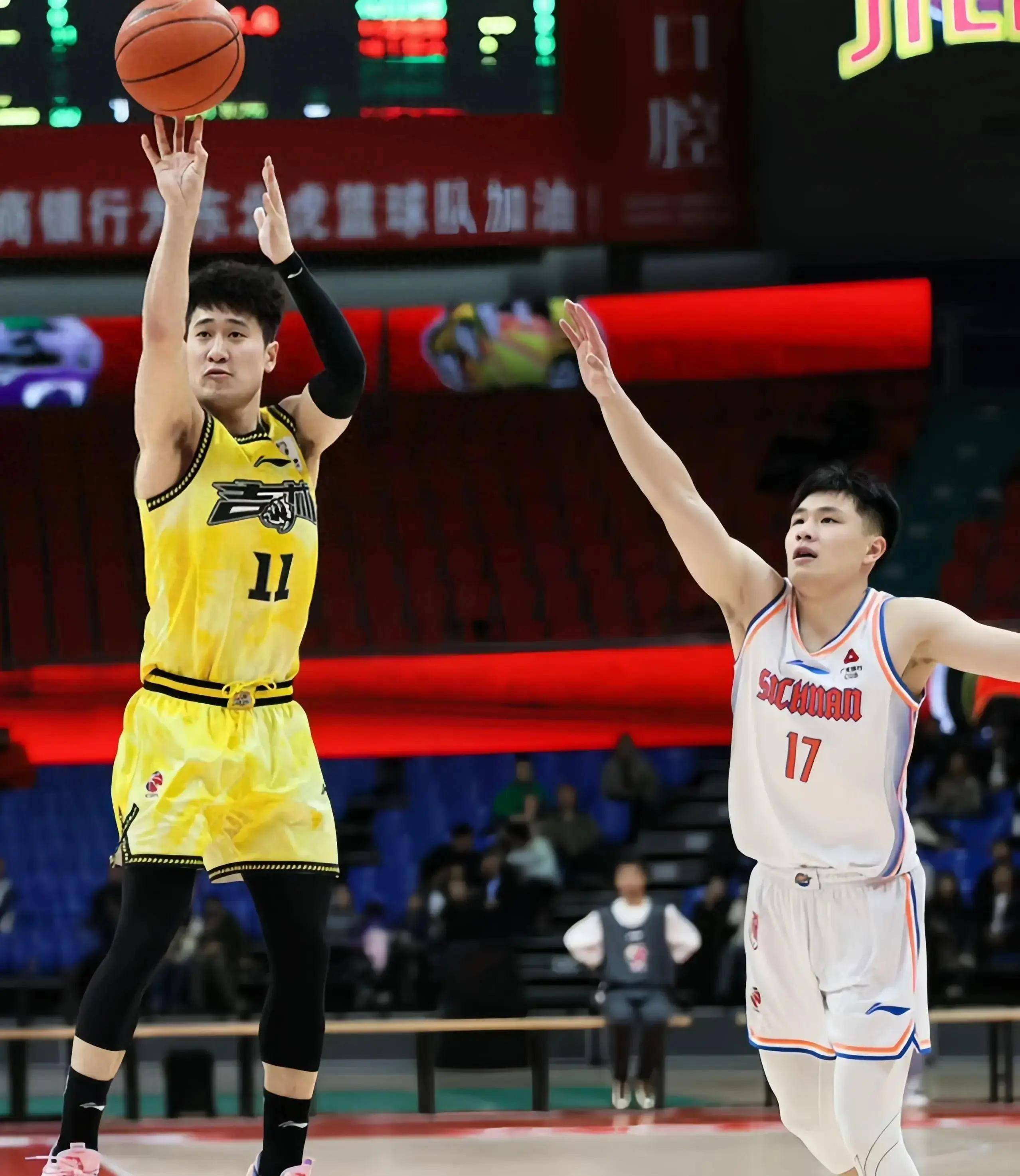 黑龙江男篮在比赛中稳定发挥，获得胜利