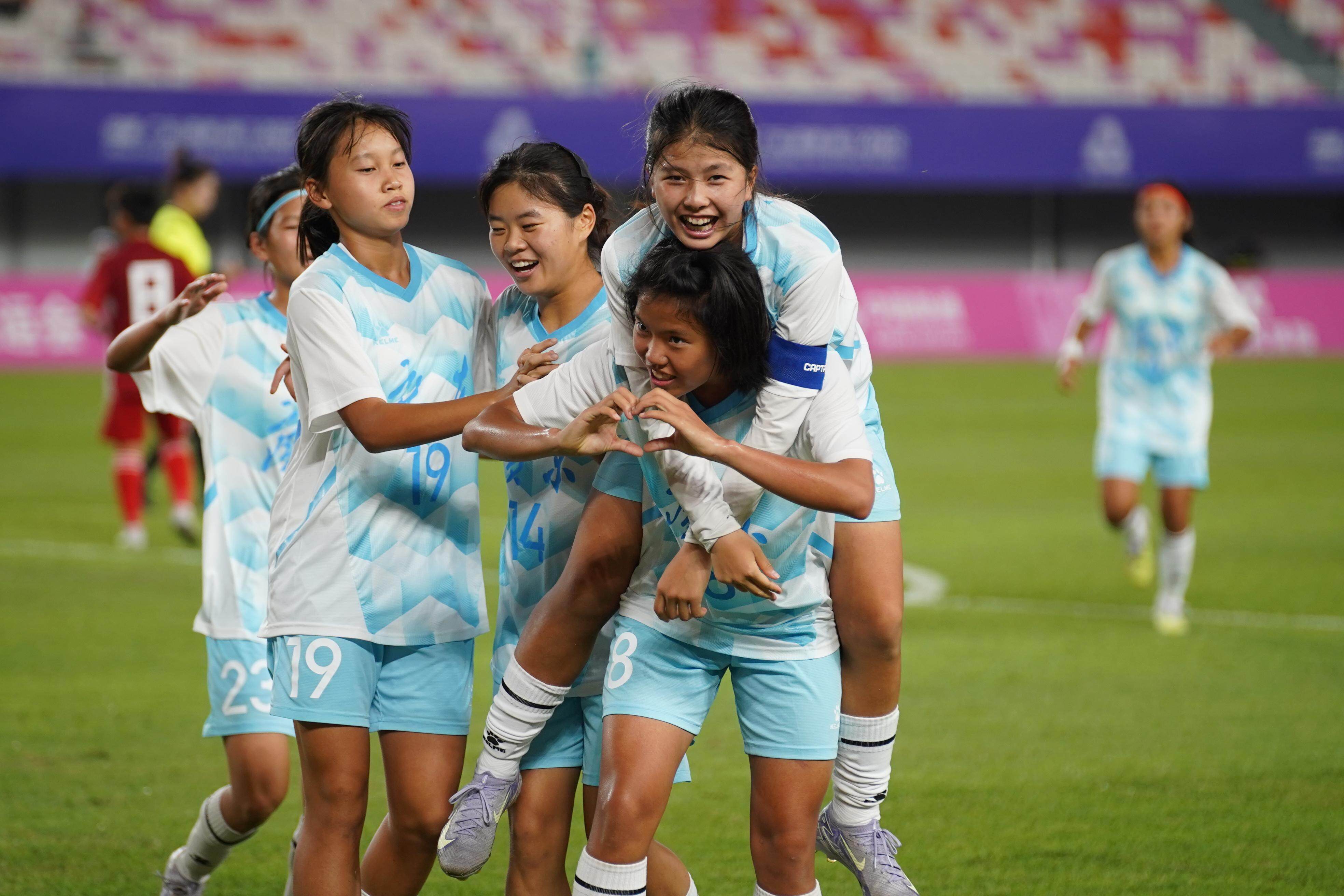 aoa体育官网-首届女子足球锦标赛圆满落幕，深圳夺冠