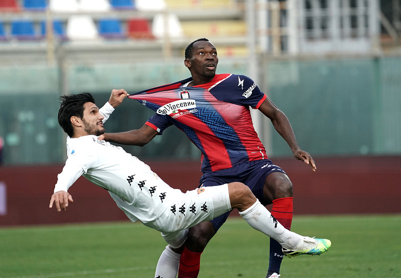 aoa体育娱乐-克罗托内战胜贝内文托，喜获三分的简单介绍